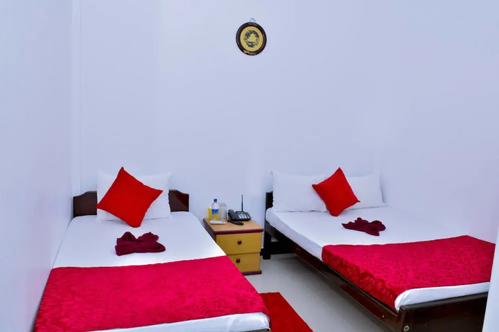 Room 4 of 11