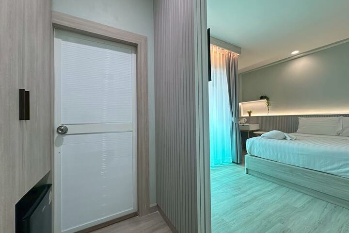 Room 104 of 167