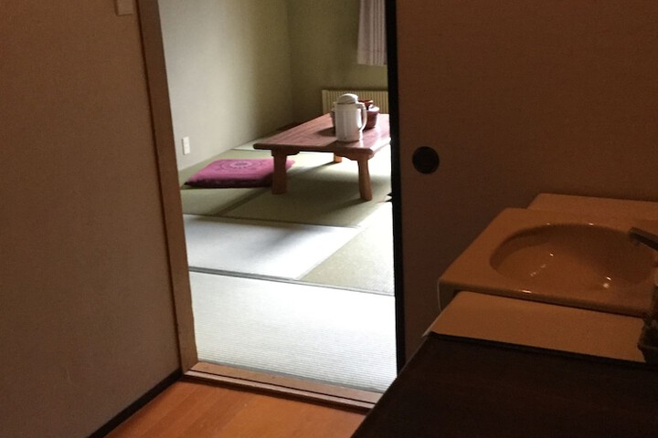 Room 4 of 31