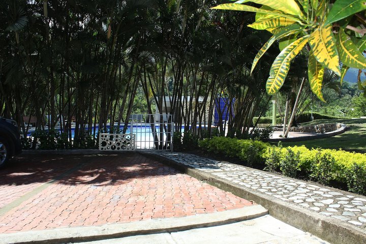 Hotel Exterior 28 of 35