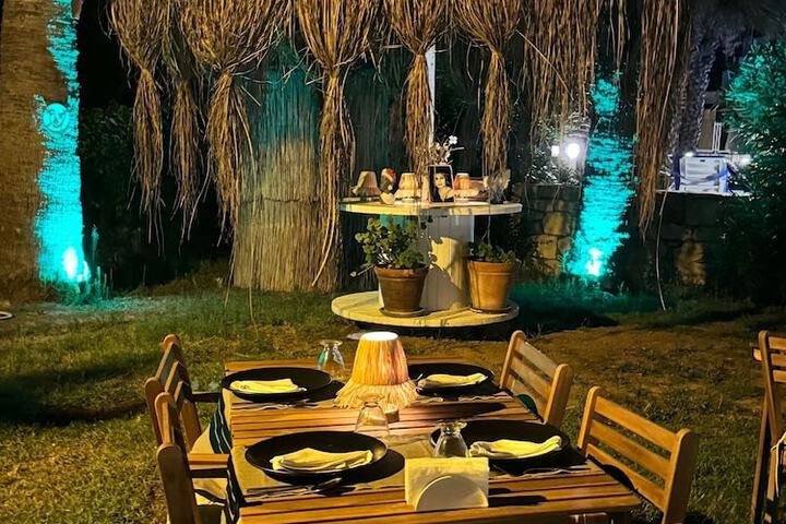 Dining 80 of 131
