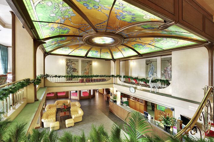 Guest Lobby