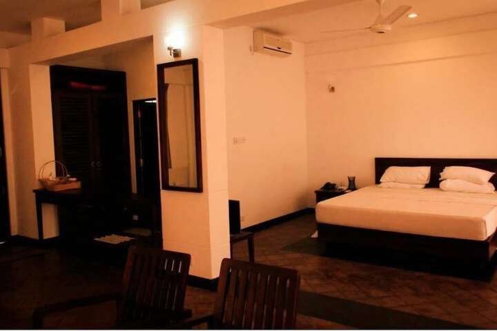 Room 3 of 7