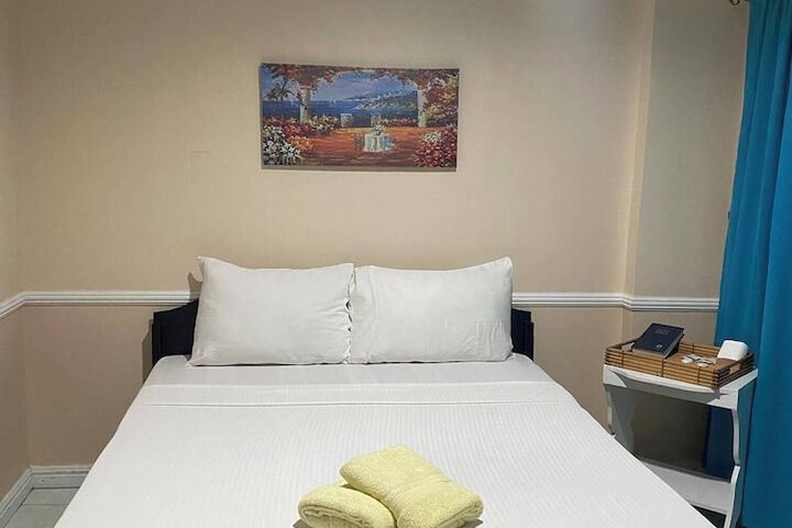 Room 12 of 22