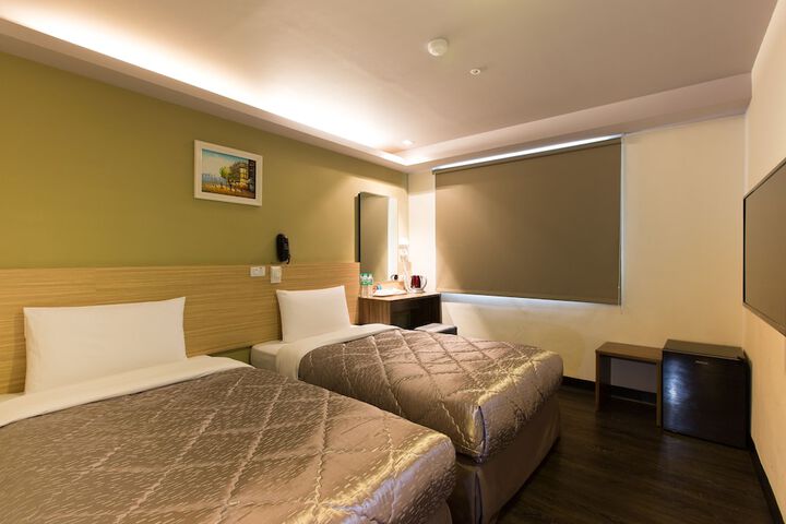 Room 13 of 29