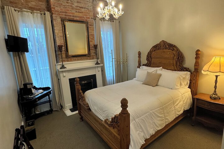 Room 19 of 47
