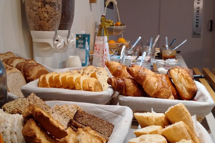 Breakfast/Coffee Service 50 of 67