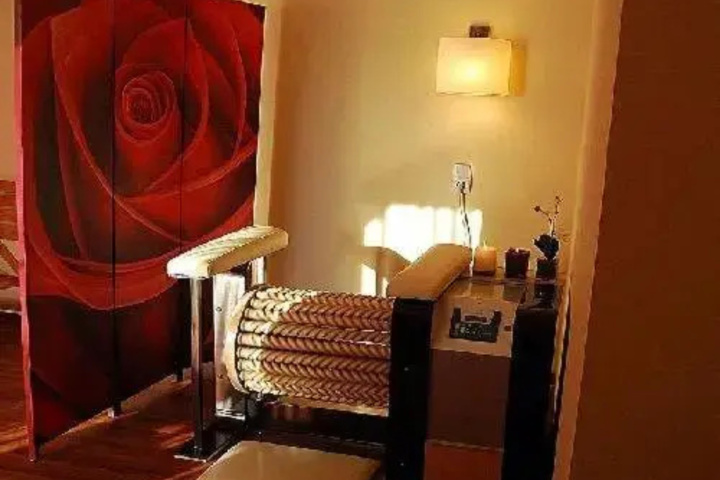 Room 2 of 9