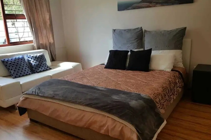 Room 4 of 13