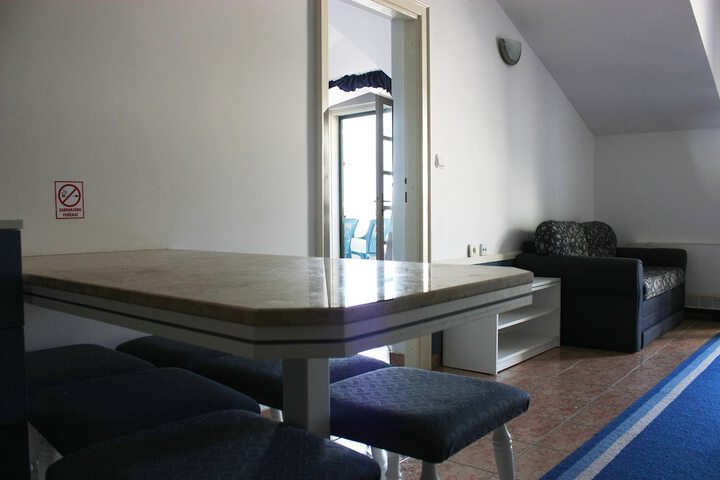 Room 49 of 92