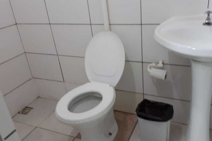 Room 10 of 18