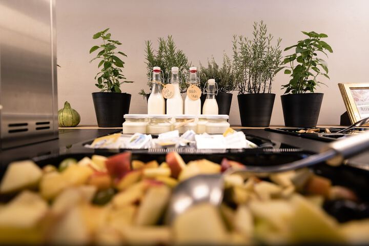 Dining 49 of 68