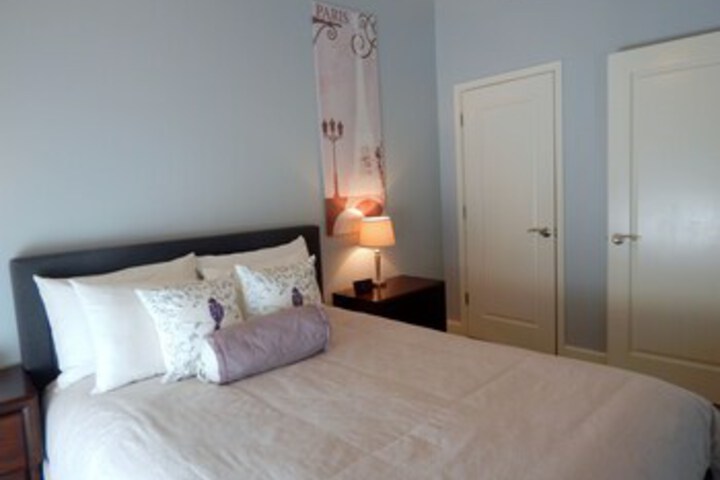 Room 33 of 47