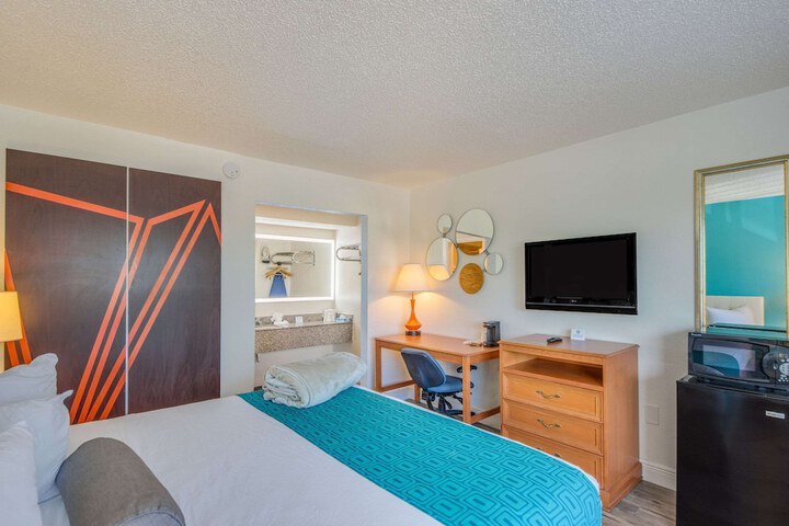 Standard | King Bed (15 of 16)