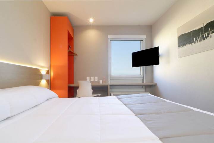 Room 21 of 42
