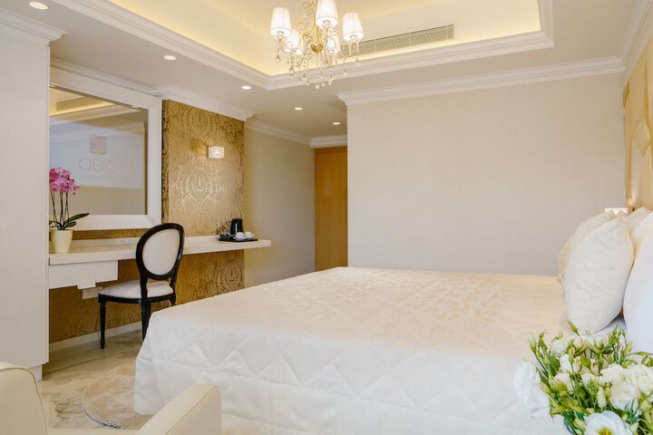 Room 10 of 65