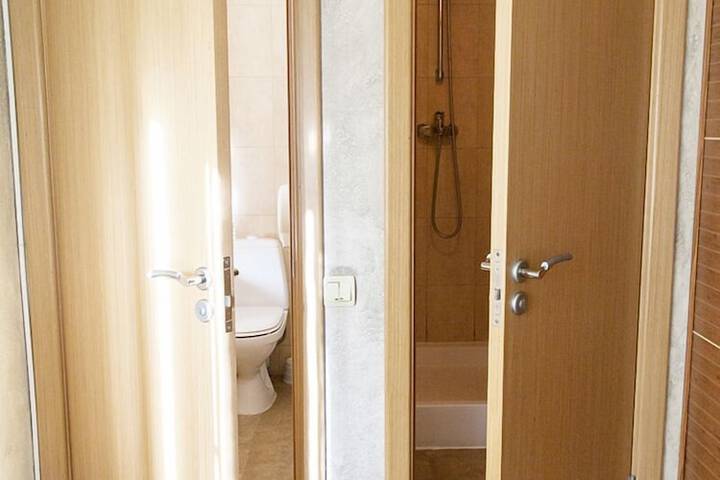 Room 106 of 154