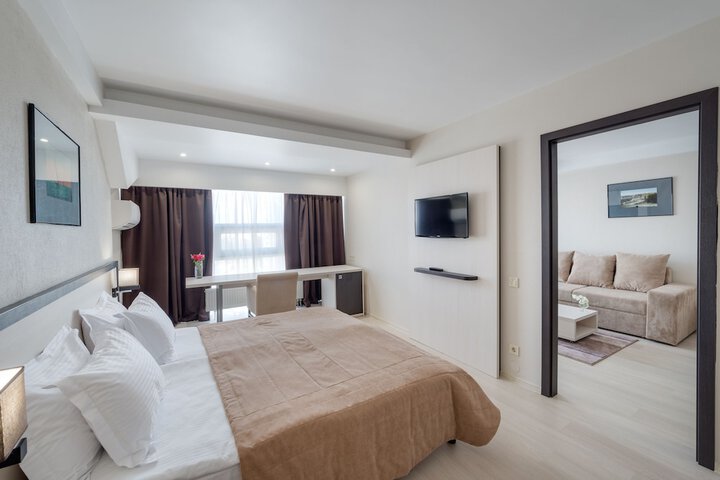 Room 12 of 91