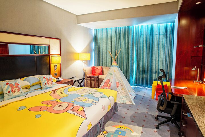 Room 27 of 140