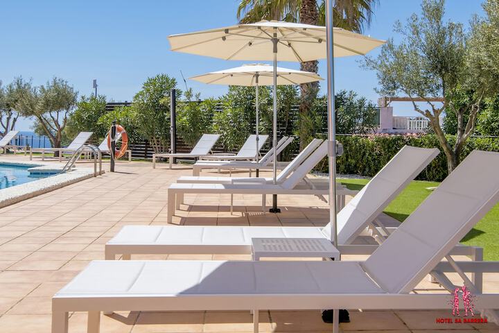 Hotel with Pool