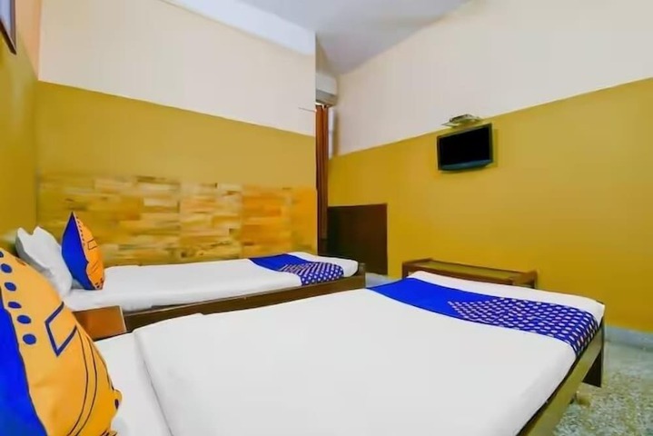 Room 6 of 11