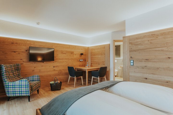 Room 8 of 75
