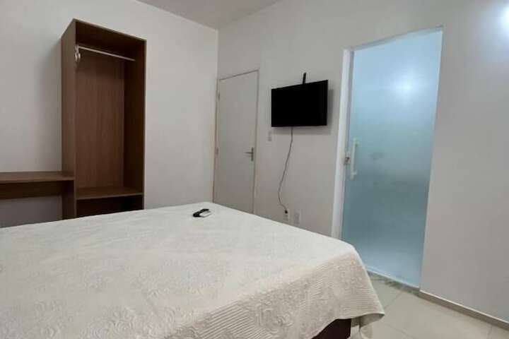 Room 4 of 16