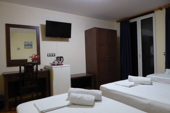 Room 32 of 70