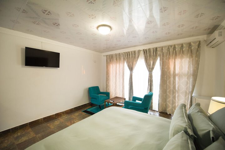 Room 98 of 108