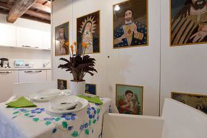 Room 11 of 16