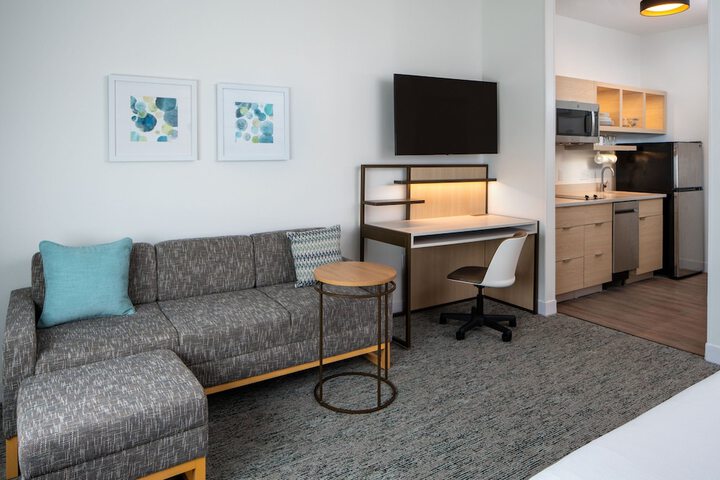 Room 9 of 27
