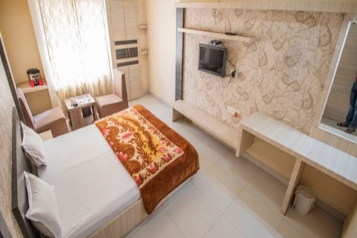 Room 11 of 27