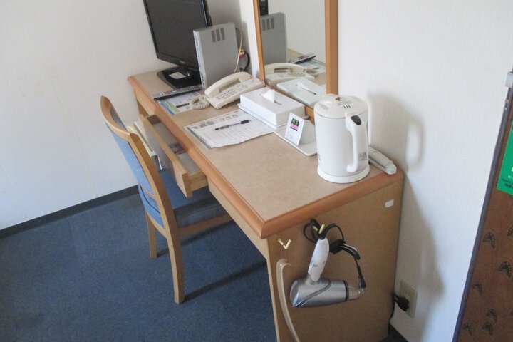 Room 27 of 47