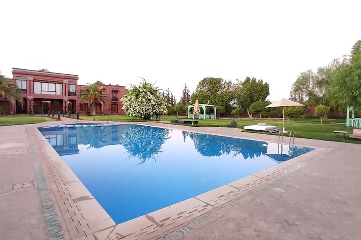 Pool 44 of 77