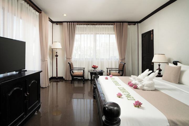 Room 49 of 83