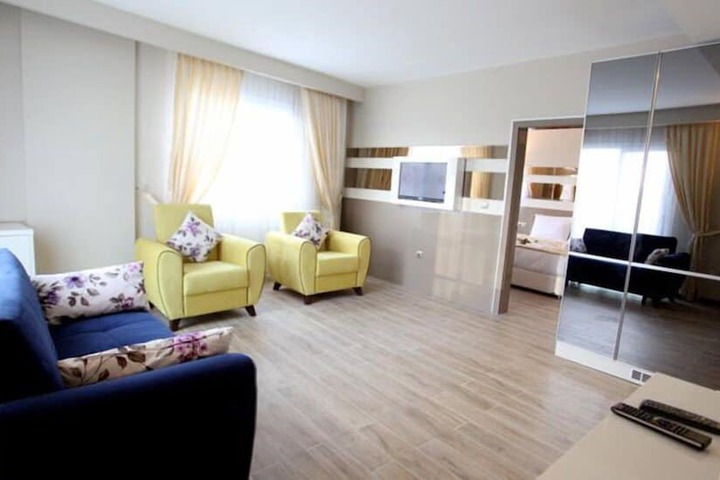 Room 9 of 15