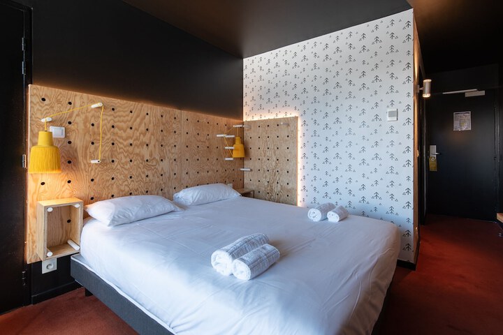 Room 28 of 91