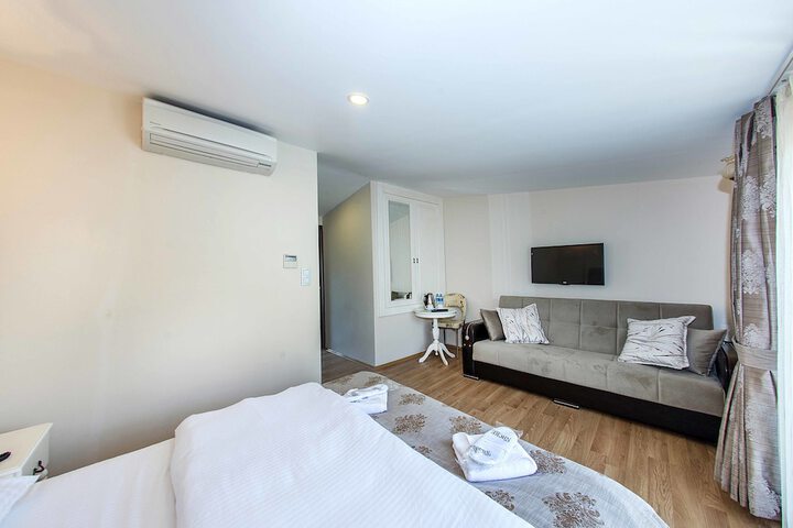 Room 21 of 66