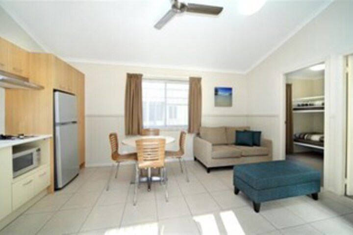 Room 4 of 129