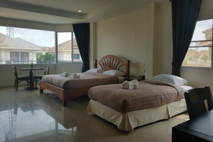 Room 9 of 27