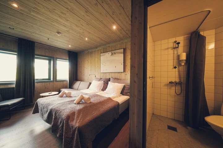 Room 44 of 114