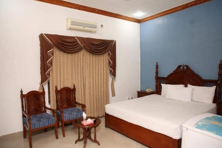 Room 12 of 22