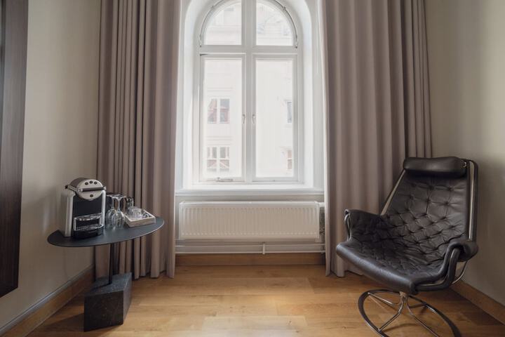 Room 82 of 203