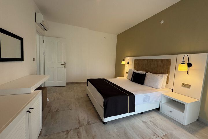 Room 13 of 61