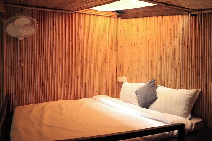 Room 8 of 17