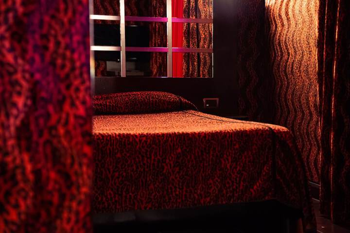 Room 43 of 149