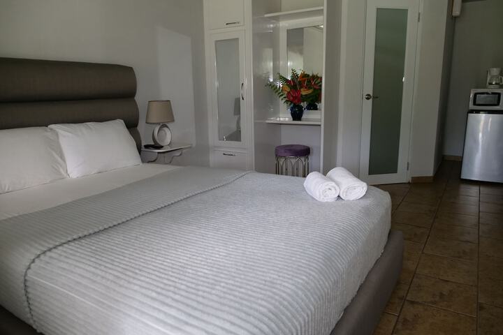 Room 4 of 24