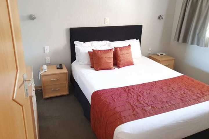 Room 5 of 61