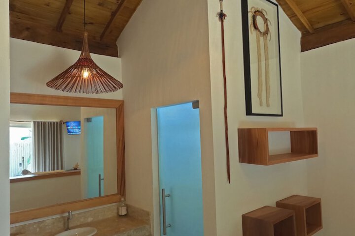 Room 10 of 20