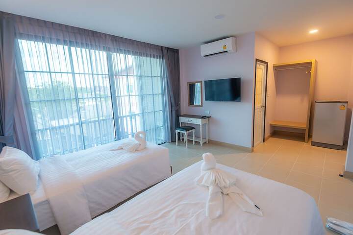 Room 4 of 32